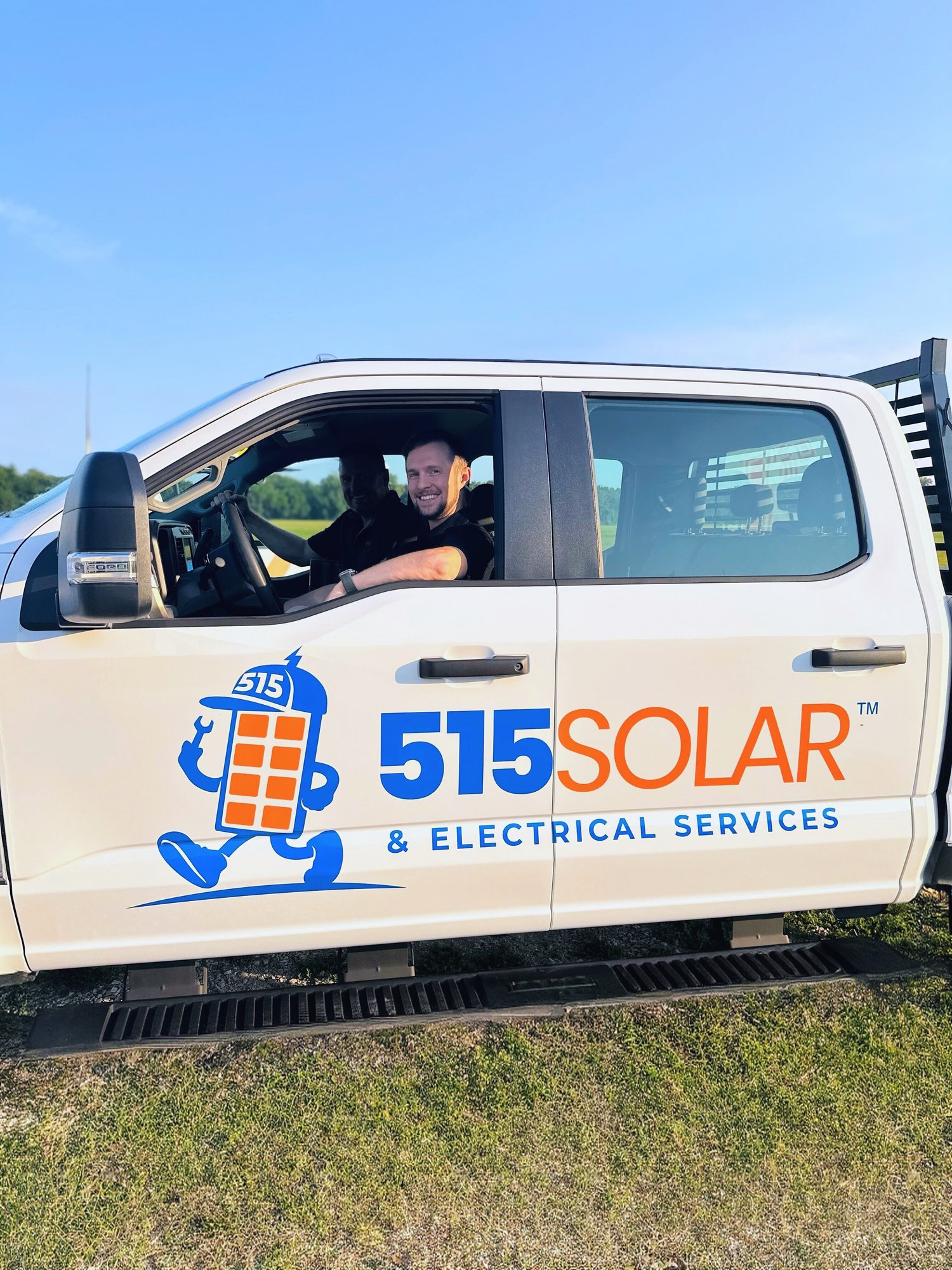 515 Solar - Des Moines Iowa - Truck